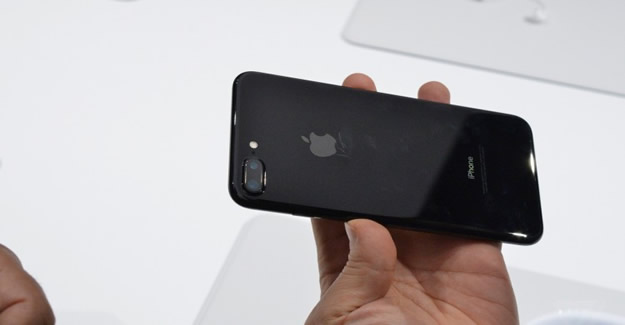 Türkiye'ye gelmeden iPhone7'nin kaçağı geldi