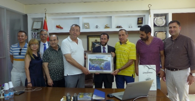 İtalya'nın İzmir Konsolosu, Kuşadası Ticaret Odası'nı ziyaret etti