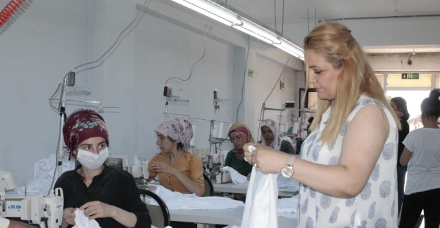 Kadın girişimci, eşinin desteğiyle tekstil atölyesi açtı
