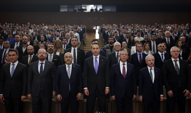 Bakan Bayraktar: Enerjide bağımsız bir Türkiye hedefinde en önemli görev enerji uzmanlarına düşüyor