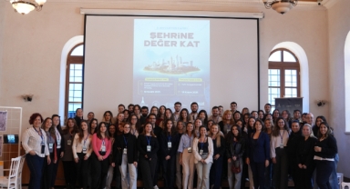 Gençler İzmir’de Geleceği Tasarladı ve Değer Kattı