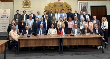 İzmirli iş insanlarından Kazablanka çıkarması