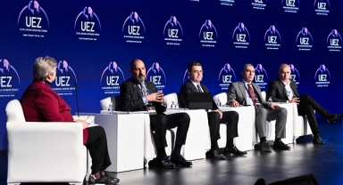 Ekonomi Zirvesinde Ortak Mesaj: Liderlik Belirleyici