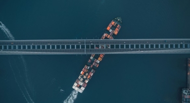 Küresel taşımacılık ve enerji sektörü ateş hattında 