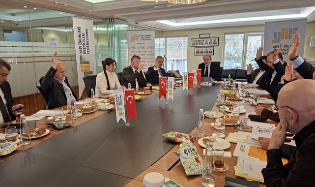 YÜF’te Güven Tazelendi: Adil Sani Konukoğlu Yeniden Başkan